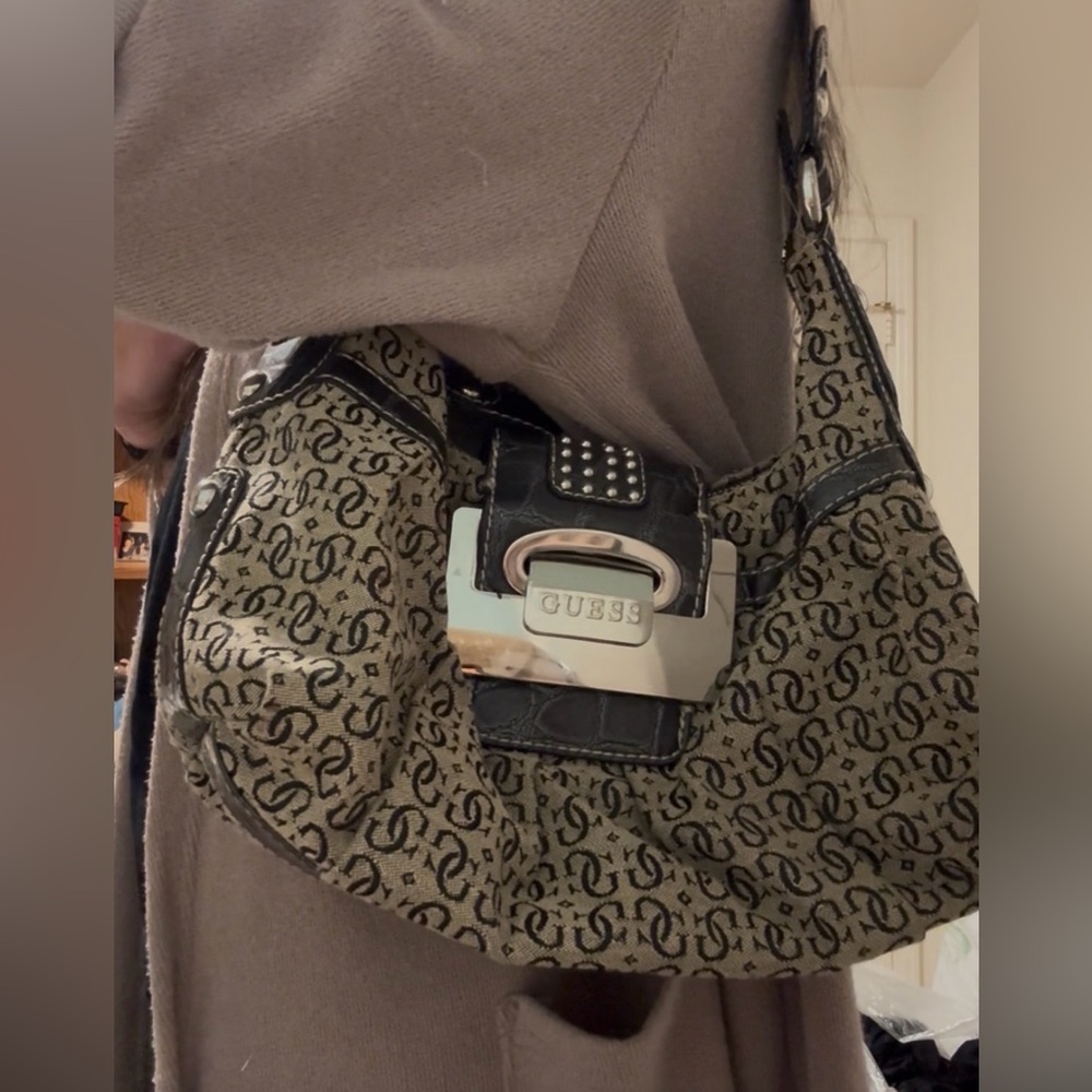Guess Shoulder Bag - Picture 5 of 5